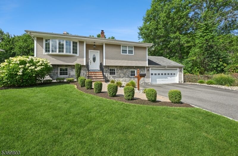 Property Photo: 11 Carrigan Ln NJ 07940