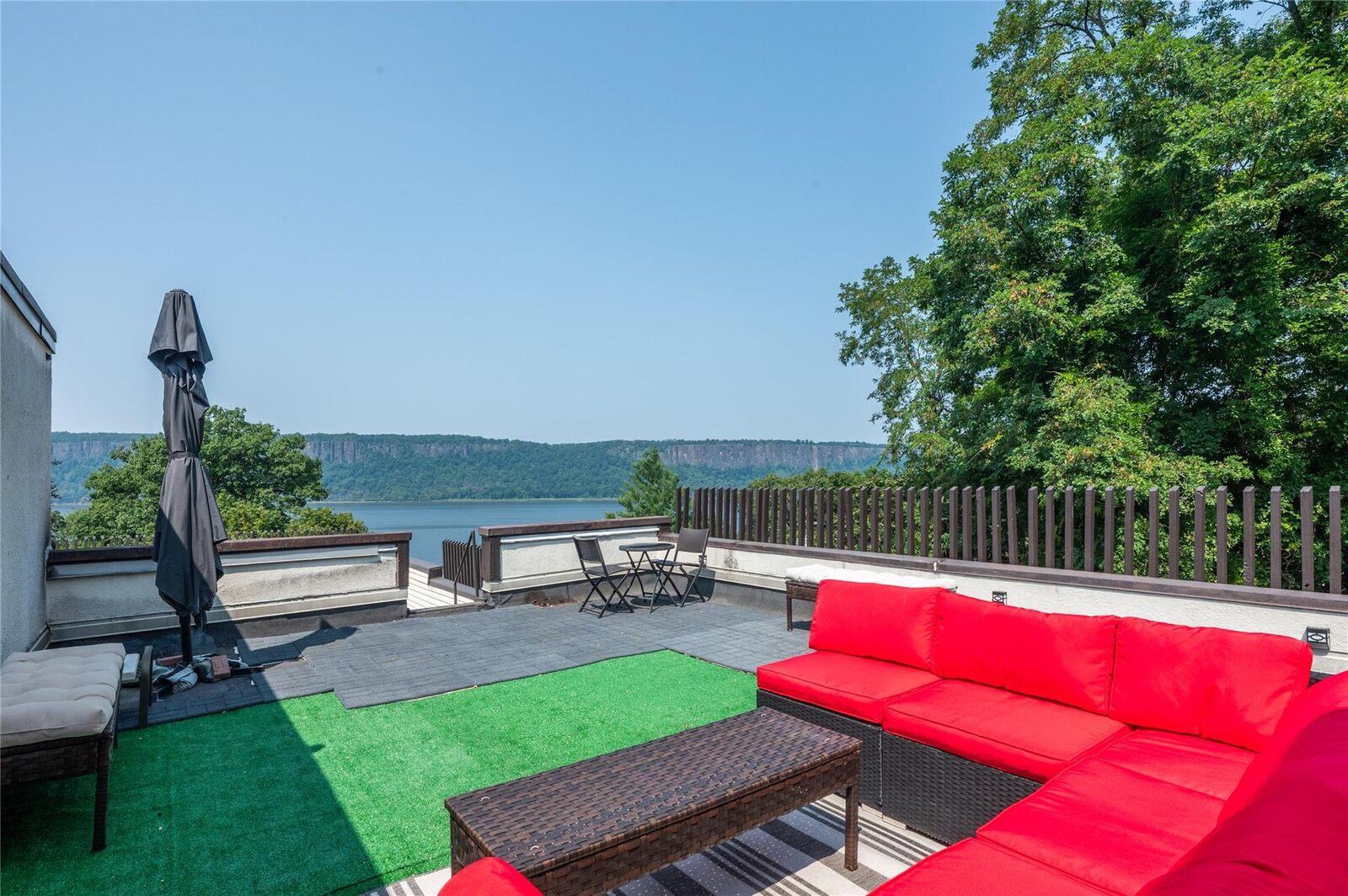 Property Photo:  1200 Warburton Avenue 6  NY 10701 