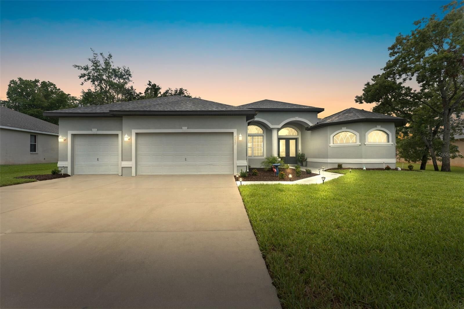 Property Photo:  4025 Hanging Moss Loop  FL 34609 