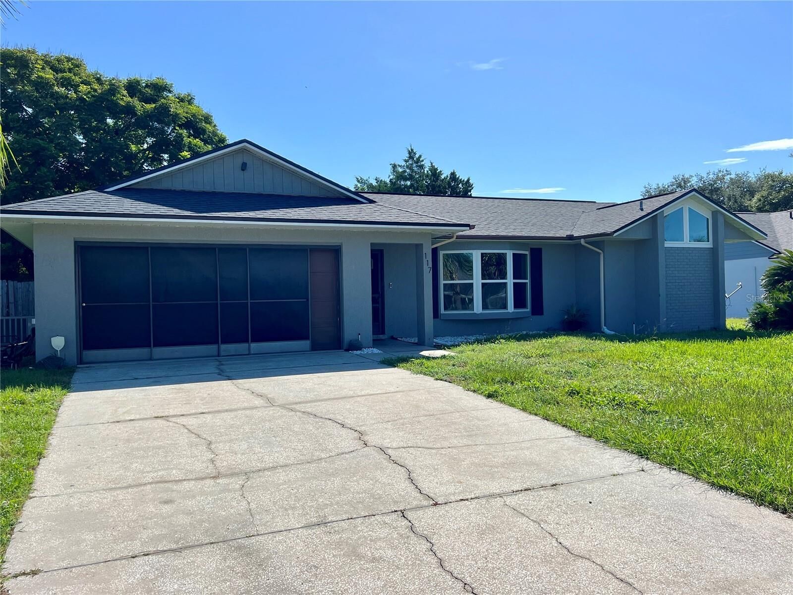 Property Photo: 117 Ridgecrest Drive FL 32726