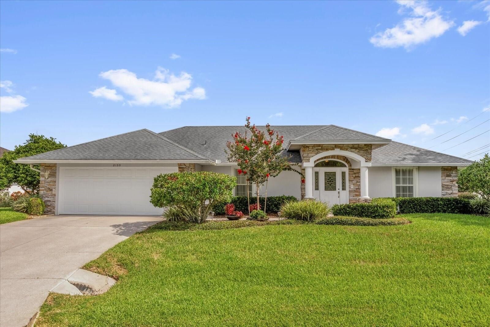 Property Photo: 2135 Woodbury Boulevard FL 33810