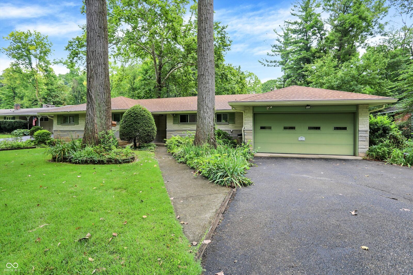 Property Photo: 4225 Springwood Trail IN 46228