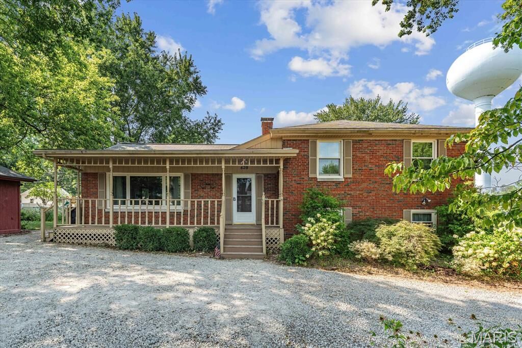 Property Photo:  620 Hillcrest Drive  IL 62254 