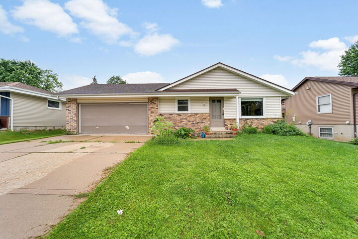 Property Photo:  3408 Oakwood Dr  WI 53406 