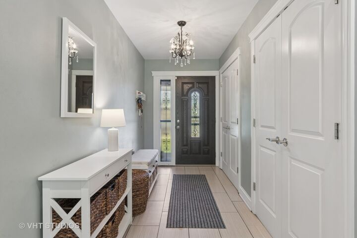 Property Photo: 7336 N Tripp Avenue IL 60712