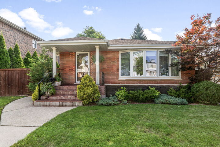 Property Photo:  2424 Wood Street  IL 60171 