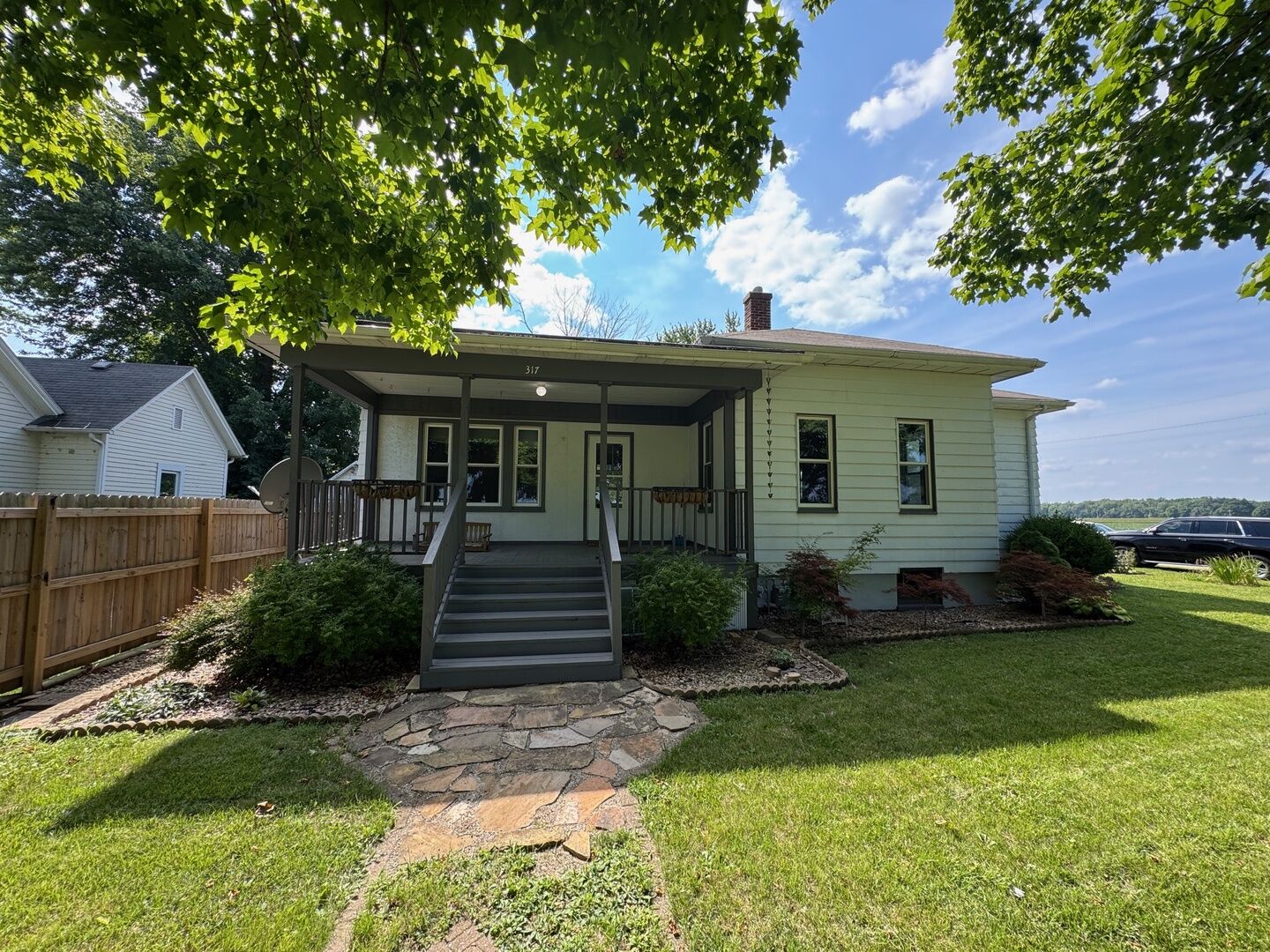 Property Photo: 317 N Henderson Street IL 61749