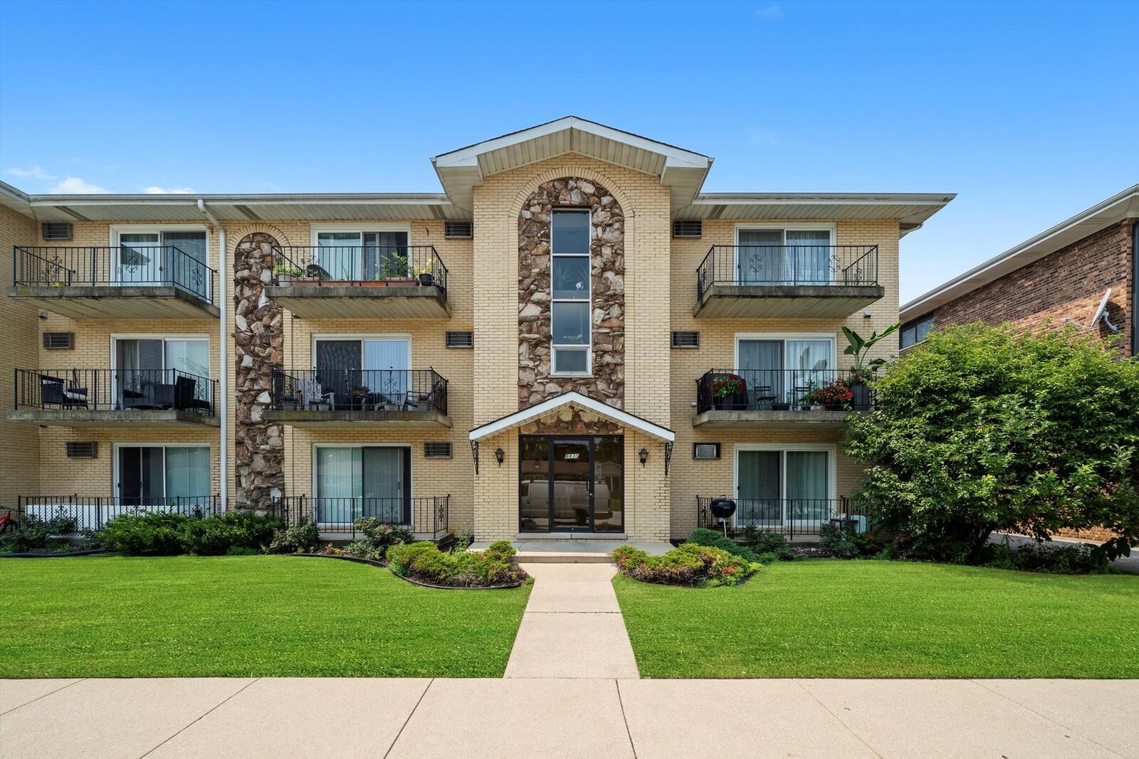 Property Photo: 8830 Mobile Avenue 101 IL 60453