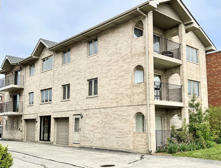 Property Photo:  10620 Central Avenue 2B  IL 60415 