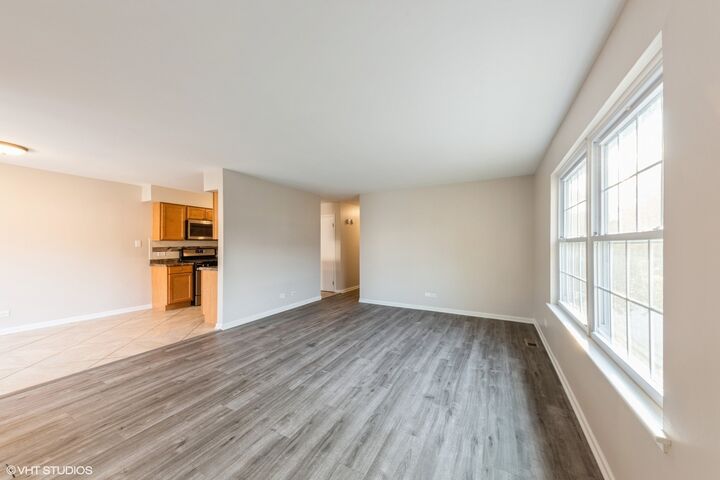 Property Photo: 414 Tanglewood Court IL 60061