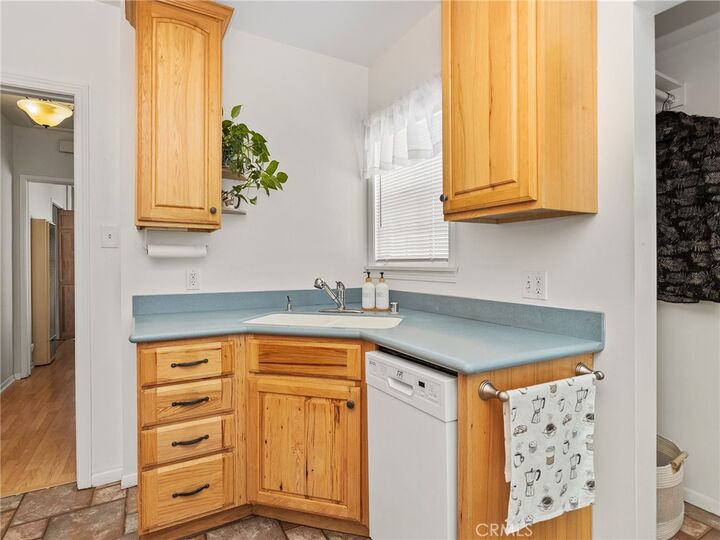 Property Photo: 1216 N Lincoln Street CA 91506