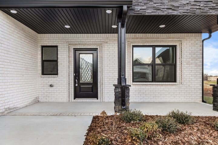 Property Photo:  518 Foxglove Ln  TN 37043 