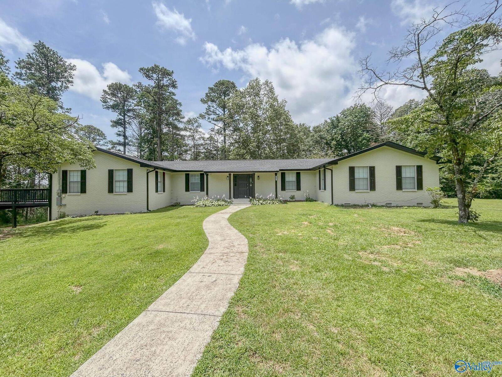 Property Photo: 4001 Neely Court AL 35976