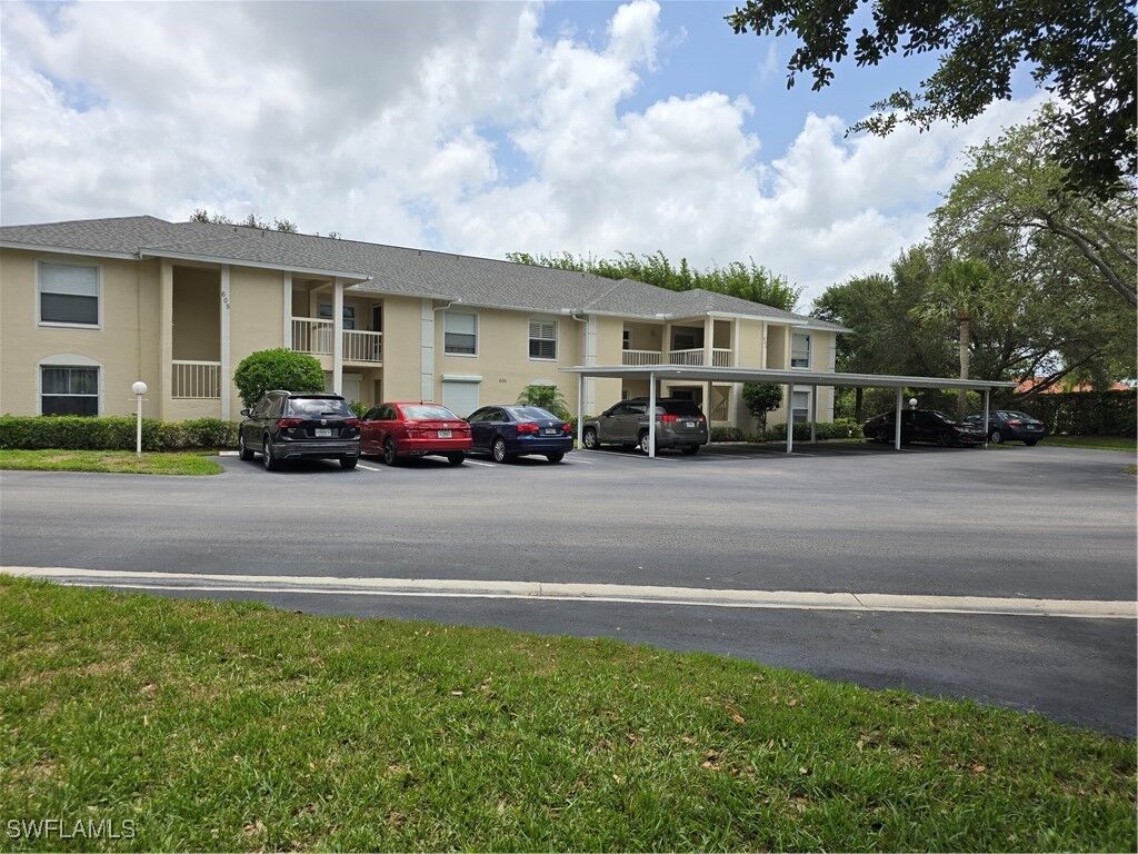 Property Photo:  605 Squire Circle 203  FL 34104 