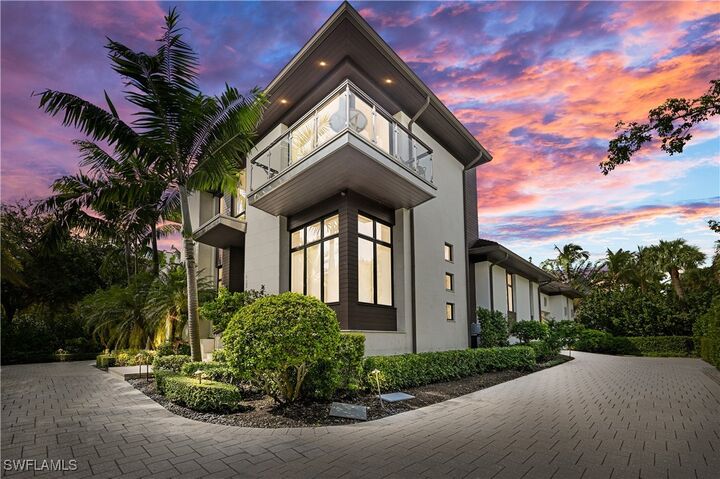 Property Photo: 1230 Gulf Shore Boulevard S FL 34102