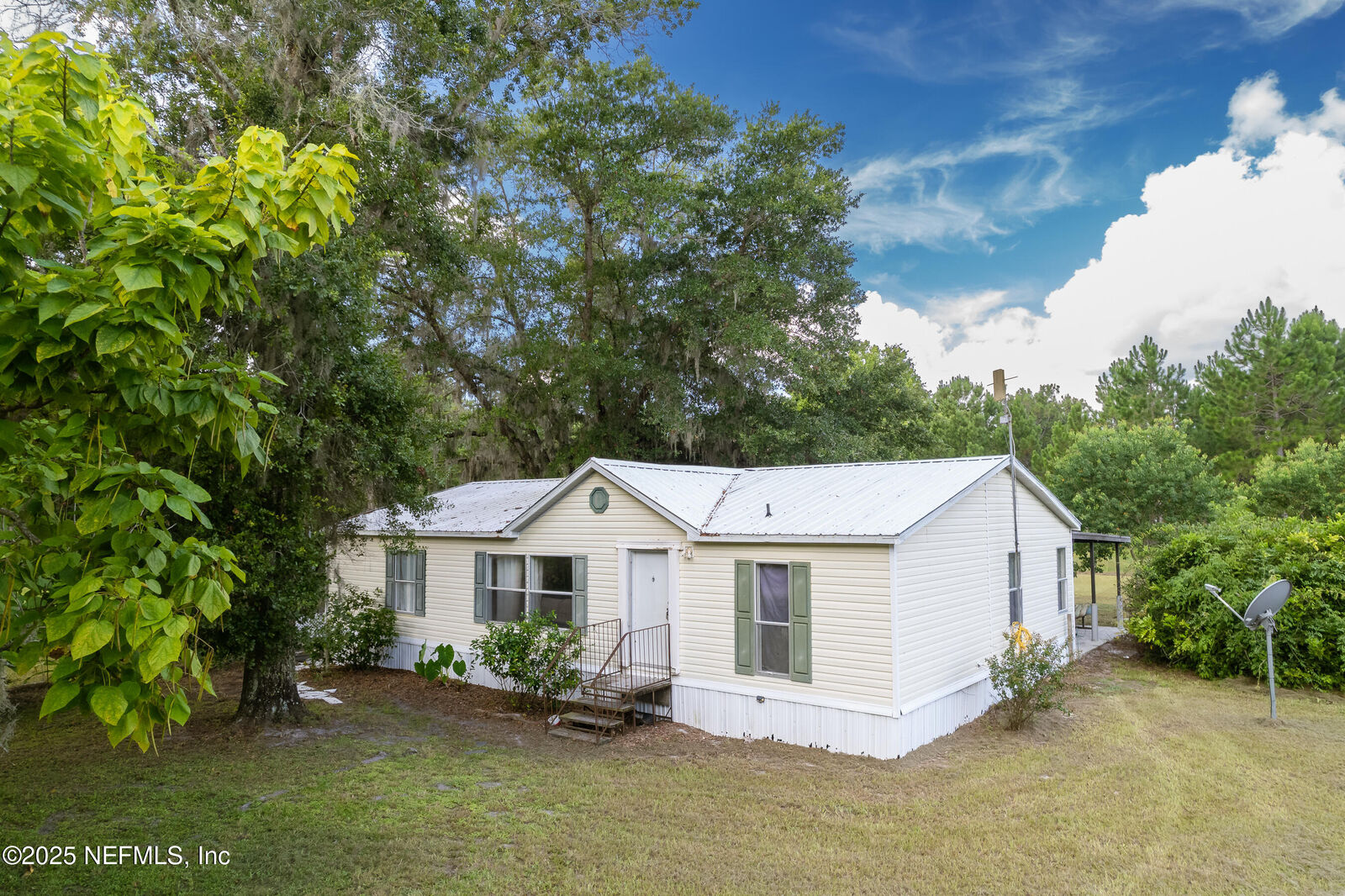 Property Photo: 176 Harvey Drive FL 32177