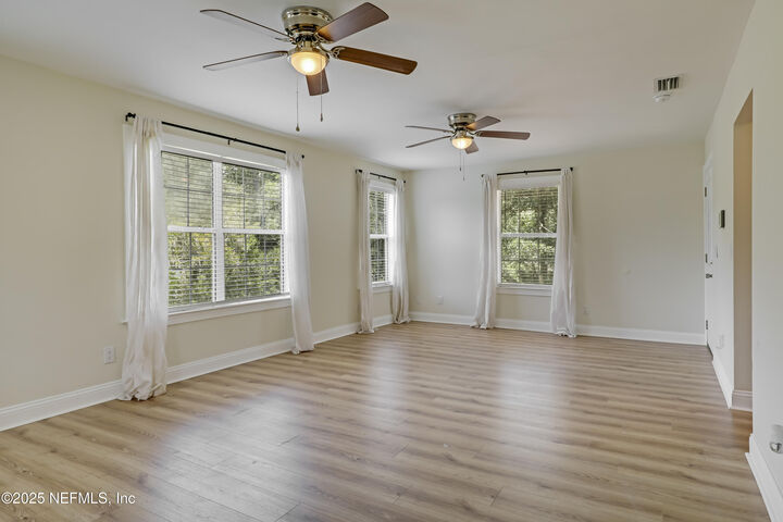Property Photo: 2873 Creek Street FL 32068