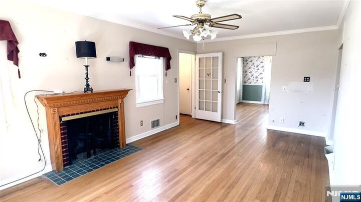 Property Photo:  578 Fairlawn Parkway  NJ 07663 