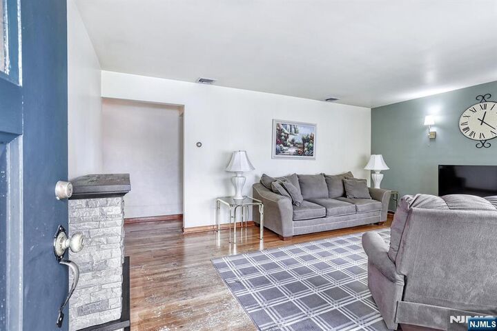 Property Photo:  155 Oldfield Avenue  NJ 07604 