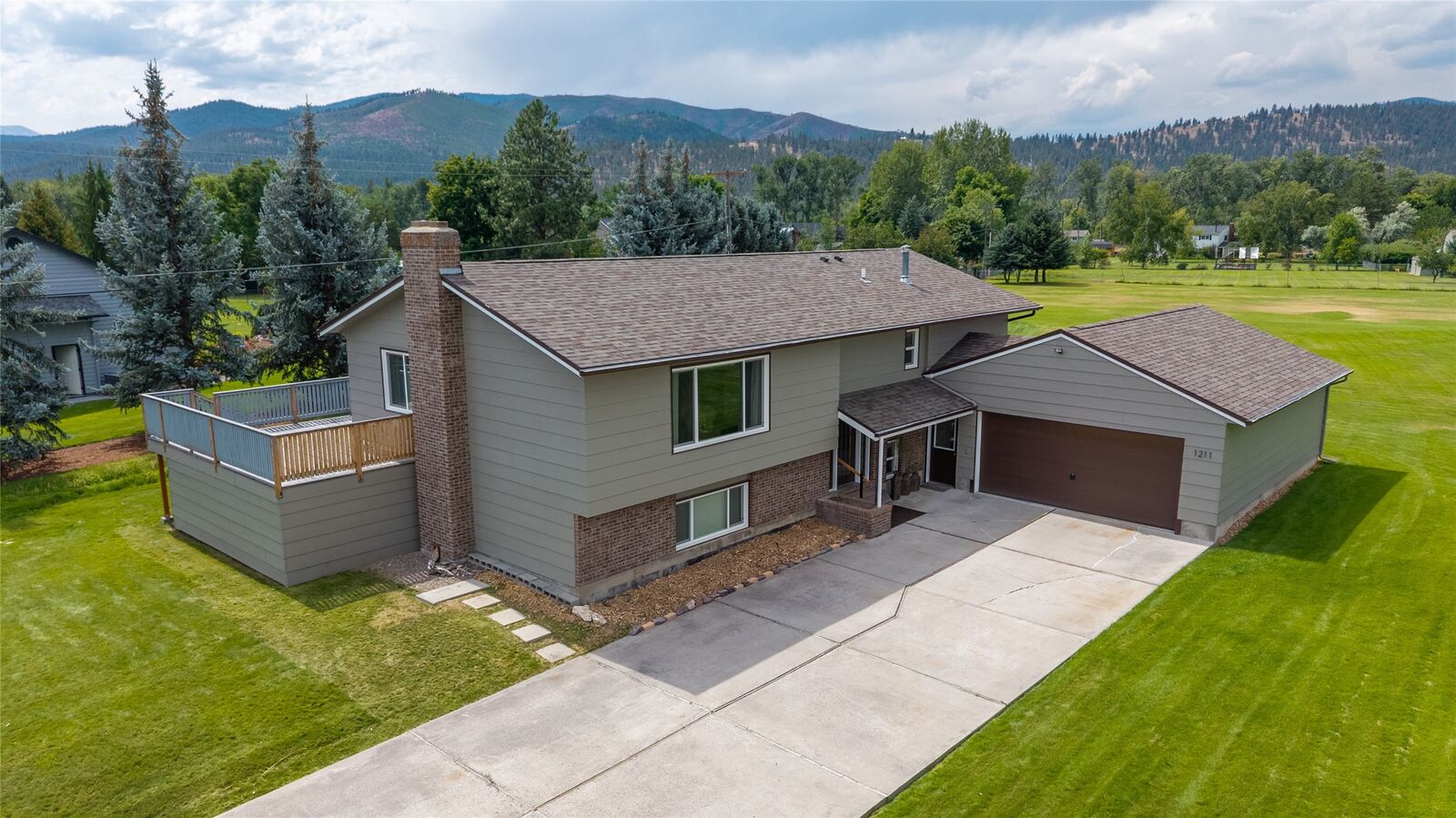 Property Photo: 1211 Kenwood Drive MT 59804