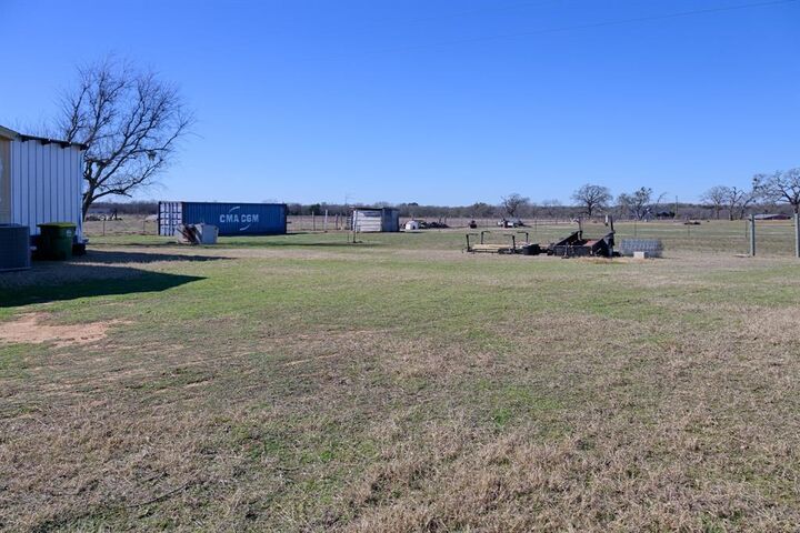 Property Photo: 559 Quillian Trace TX 76705