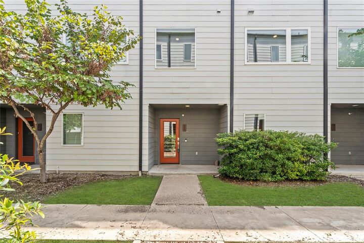 Property Photo: 4709 Bryan Street 404 TX 75204