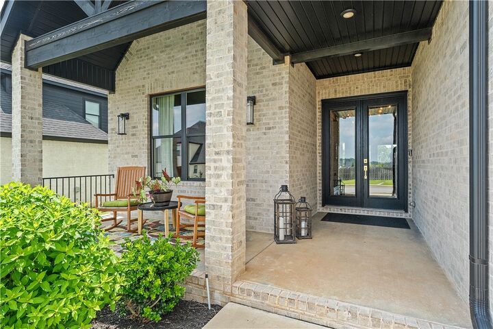 Property Photo:  4302 S Exeter Drive  AR 72758 