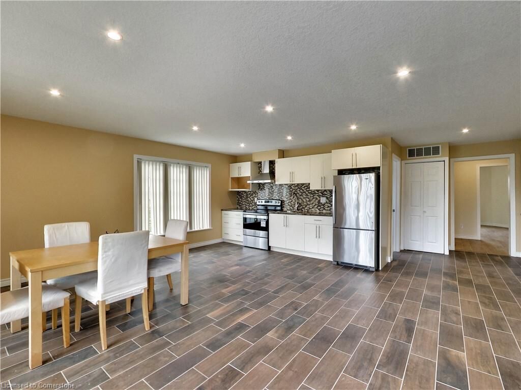 Photo de la propriété:  759 Rymal Road E A  ON L8W 1B6 