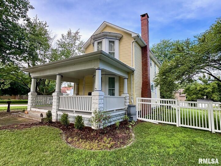 302 N Rose Street  Elmwood IL 61529 photo