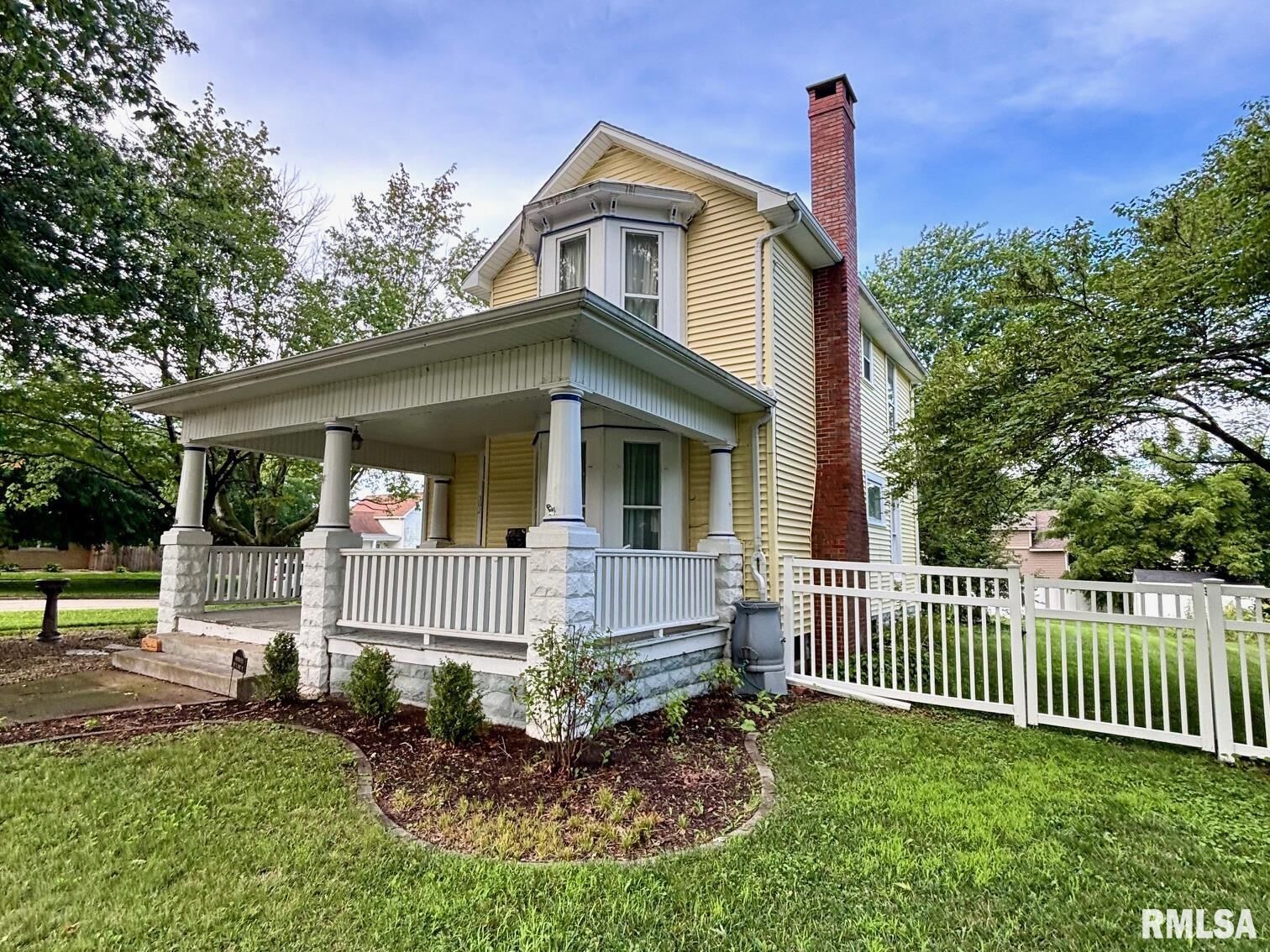 Property Photo: 302 N Rose Street IL 61529