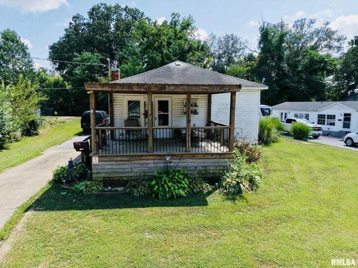 1104 W Webster Street  Benton IL 62812 photo
