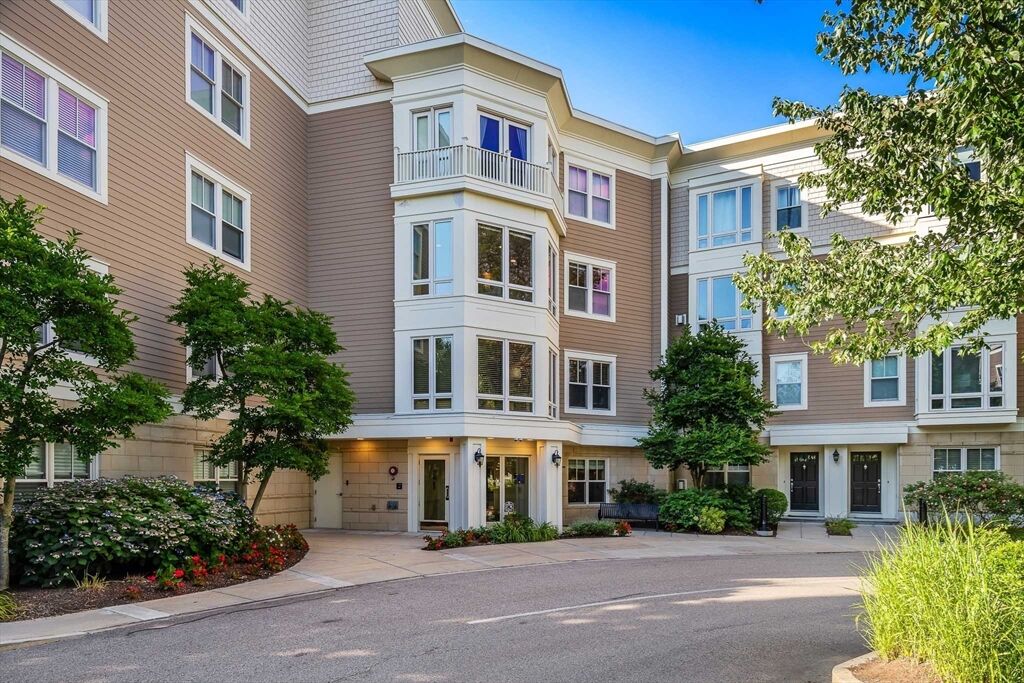 Property Photo:  2-14 Saint Paul St 311  MA 02446 