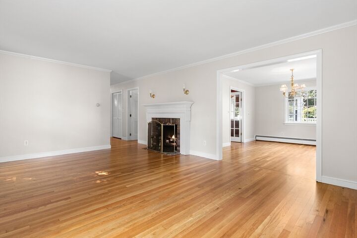 Property Photo:  10 Parsonage Ln  MA 01983
