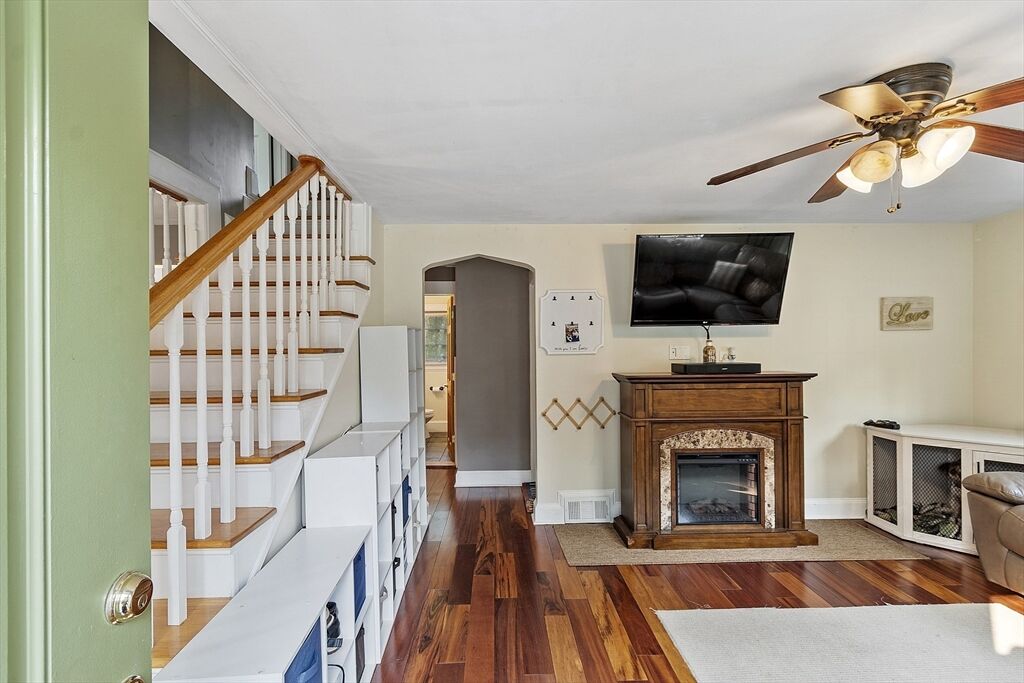 Property Photo:  4 Park St  MA 01473 
