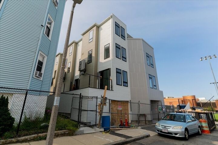 Property Photo:  29 Woodford St 2  MA 02125 