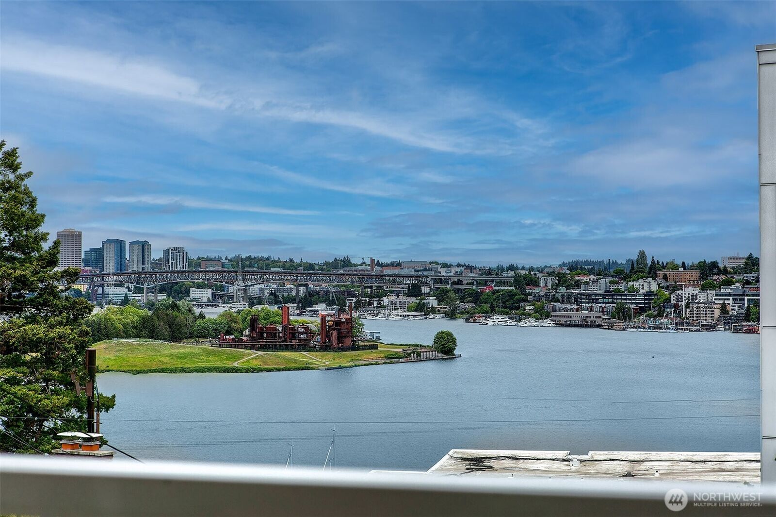 Property Photo:  2432  Dexter Avenue N 201  WA 98109 