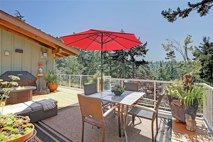 Property Photo:  511  Fort Ebey Road  WA 98239 