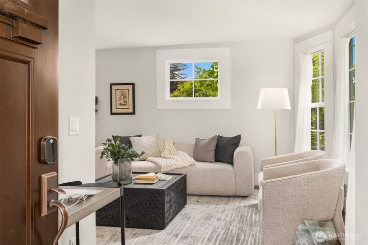 Property Photo: 2800 E Thomas Street WA 98112