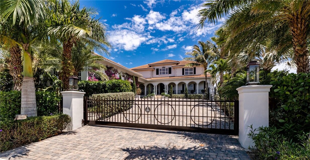 Property Photo: 3756 Ocean Drive FL 32963