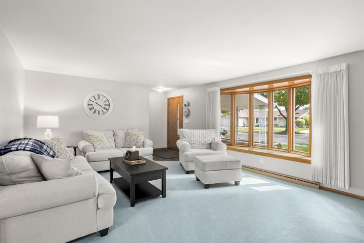 Property Photo:  2601 S Greenview Street  WI 54915-2518 