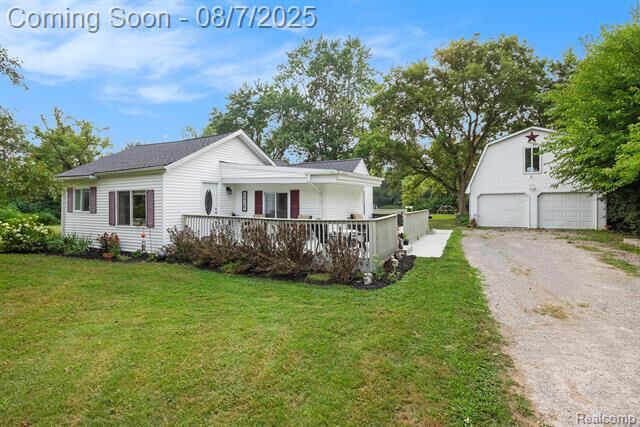 Property Photo:  5429 Bangor Avenue  MI 48433 