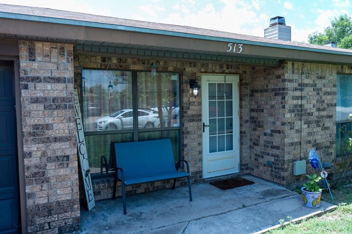 Property Photo: 513 E 46th St TX 76903