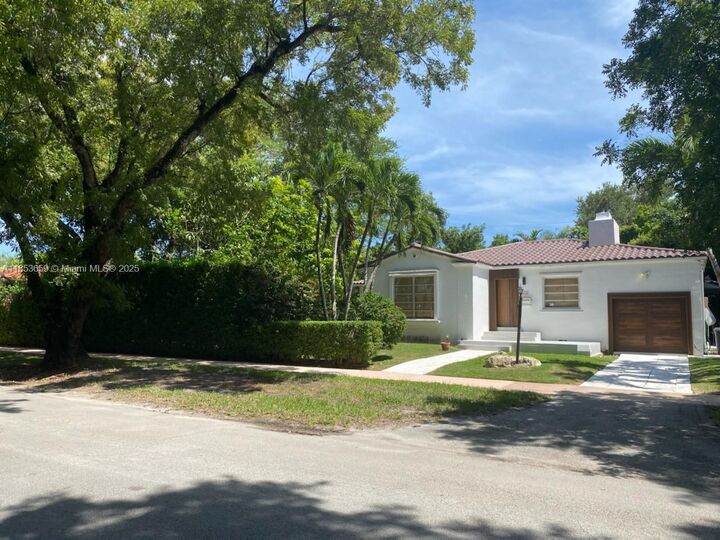 Property Photo:  528 Sevilla Ave  FL 33134 