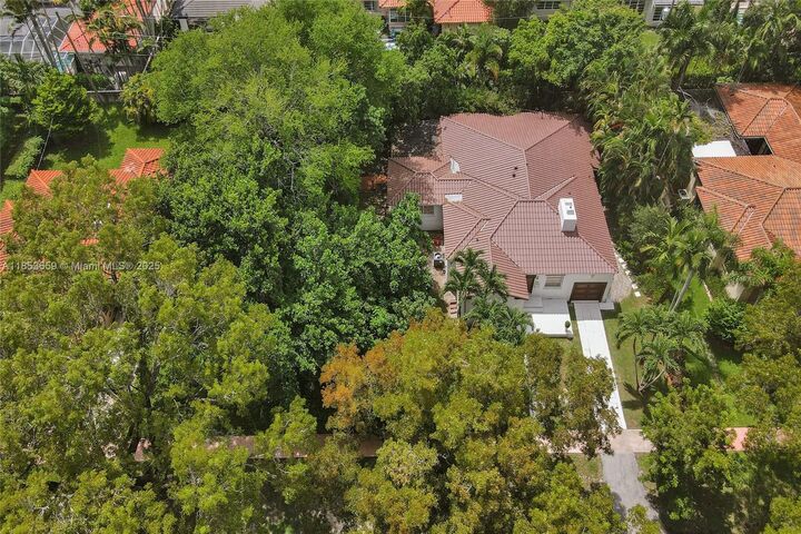 Property Photo: 528 Sevilla Ave FL 33134