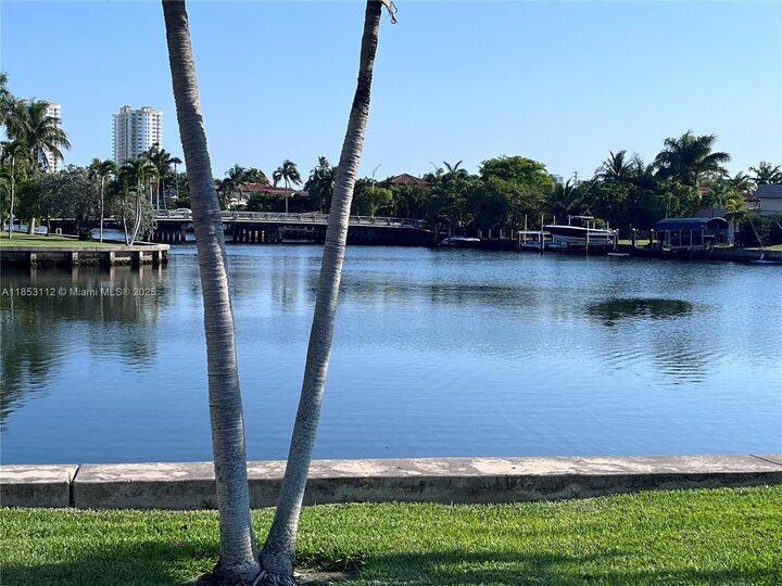 Property Photo: 2101 Atlantic Shores Blvd 309 FL 33009