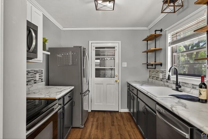 Property Photo: 2330 SW Wayne Ave KS 66611
