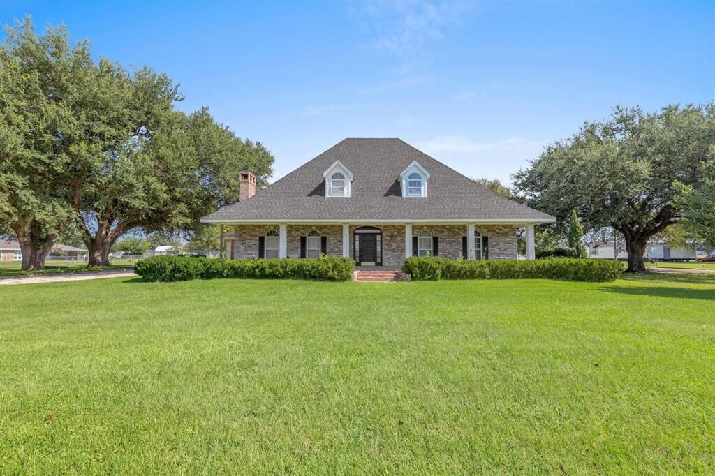 Property Photo: 1467 Hwy 384 LA 70607