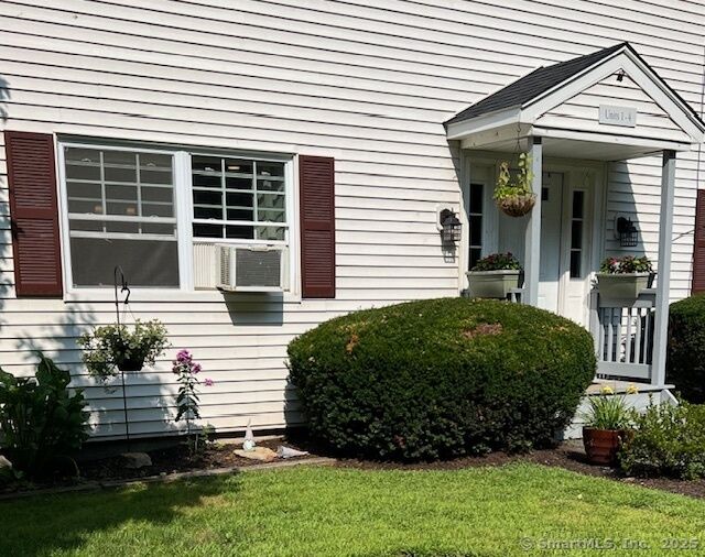 Property Photo:  1 Canterbury Arms  CT 06776 