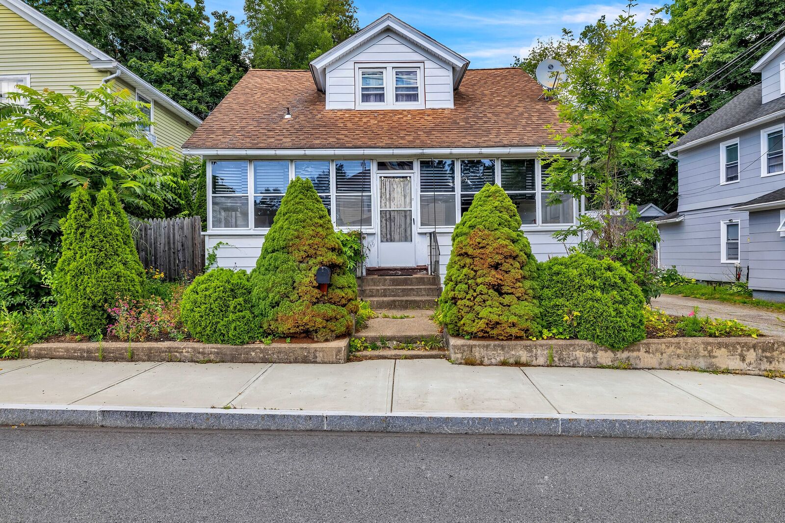 Property Photo:  19 Dunham Street  CT 06360 