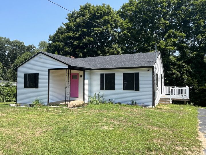 Property Photo: 8 Eddy Court CT 06370